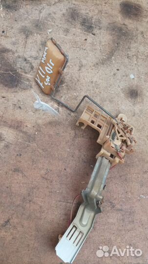 Нисан Марч К11 датчик уровня топлива