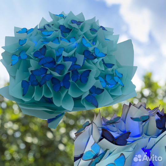 Букет из бабочек с подсветкой