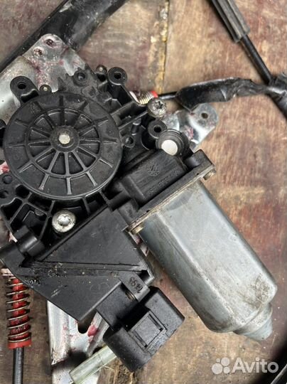 Стеклоподъемник передний правый audi a4 b5