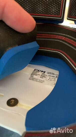 Хоккейный шлем