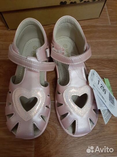 Новые сандалии