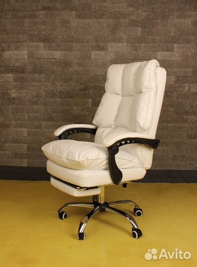 Компьютерное кресло Aventos с подставкой под ноги