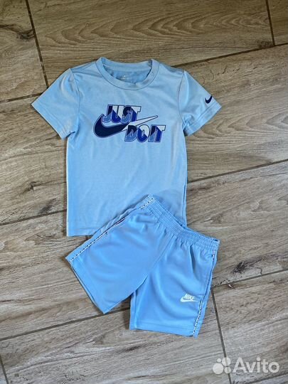 Комплект Nike на мальчика 110 см