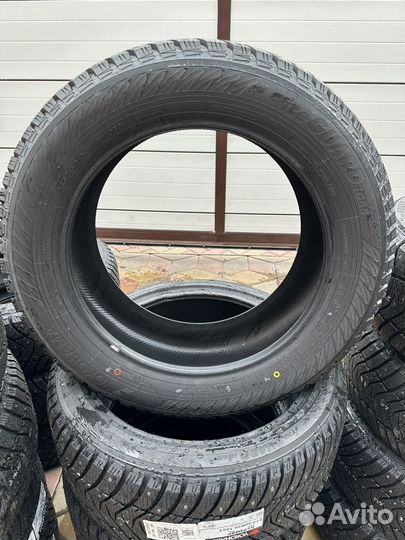 Yokohama IceGuard Stud IG65 225/55 R19 111T