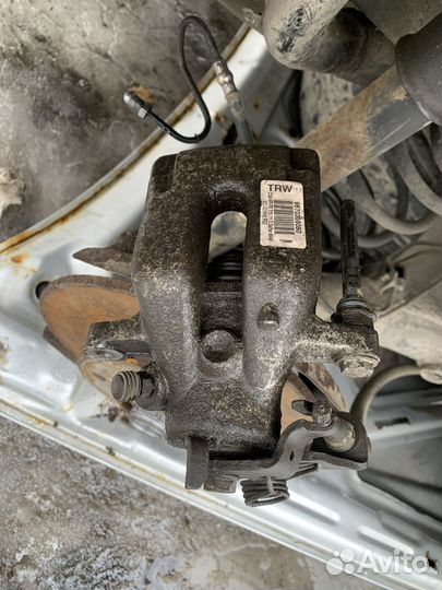 Суппорт задний Пежо 308