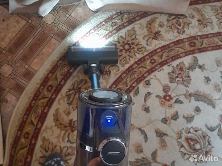 Беспроводной вертикальный пылесос