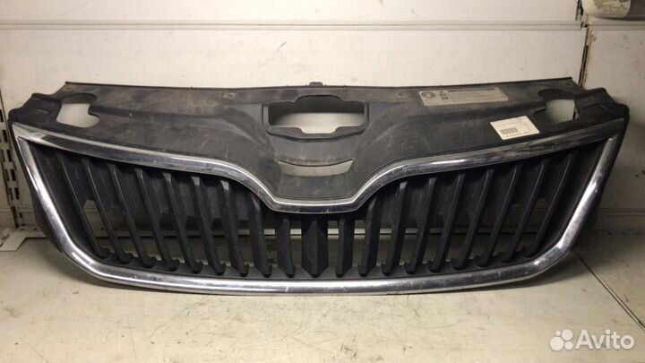 Решетка радиатора Skoda Rapid с 2013- года