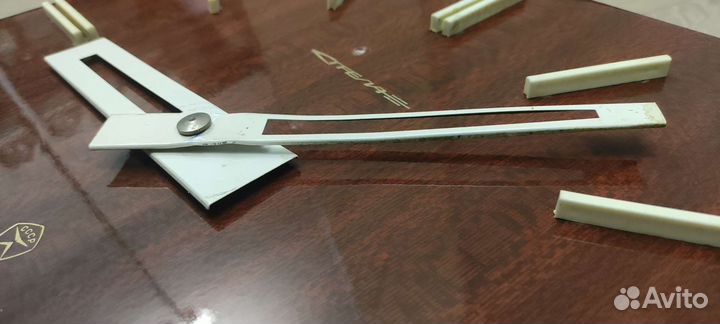 Часы стрела электрические вторичные показывающие