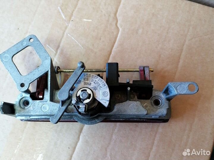 Ручка крышки багажника Volkswagen Polo - 4