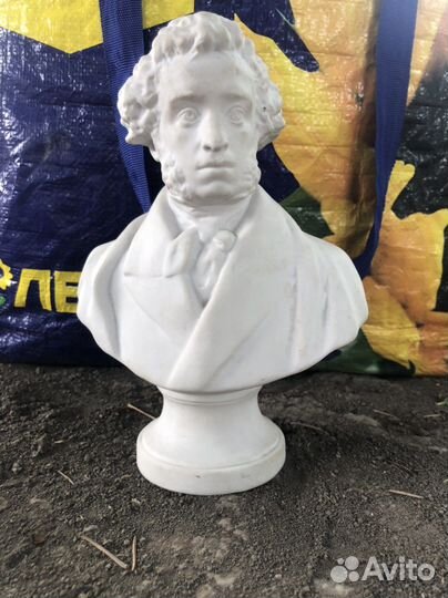 Бюст Пушкина лфз