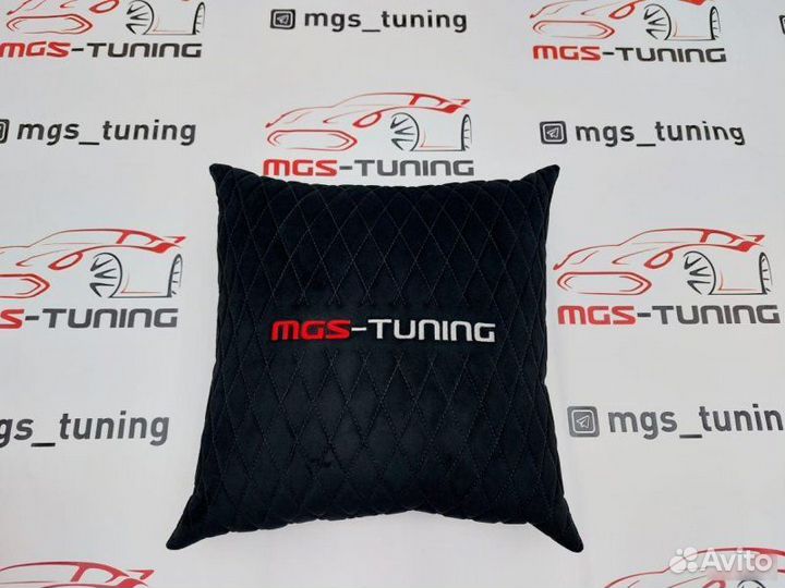 Квадратная подушка из замши 36/36 см