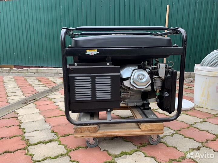 Бензиновый генератор