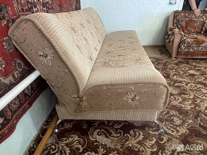 Диван книжка бу