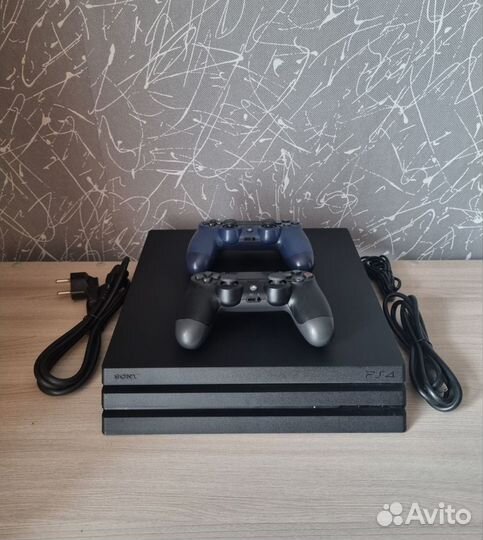 Sony PS4 Pro 1 Tb + 2 геймпада + 10 игр