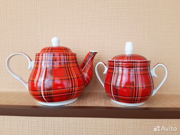 Бронь Нинэль Заварочный чайник и сахарница