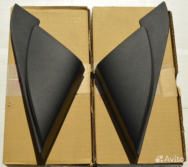 Накладка двери салона (облицовка зеркала) mazda