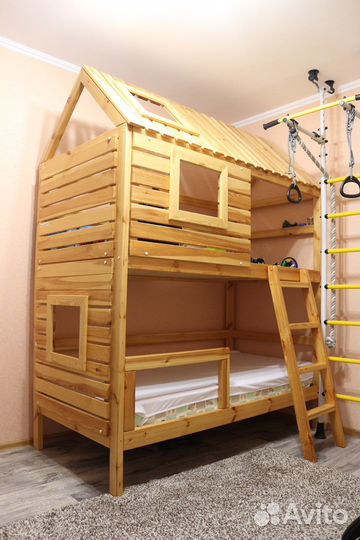 Кровать двухьярусная домик детская из массива