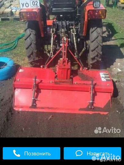 Вспашка земли трактором