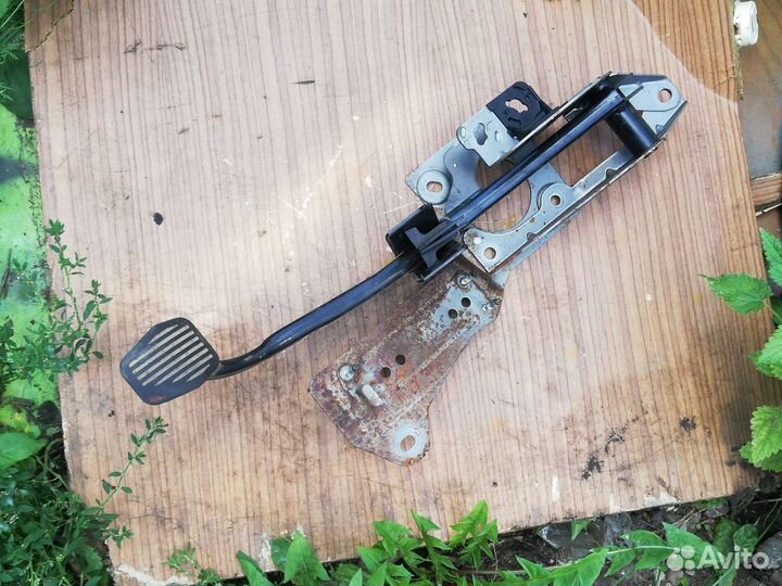 Педаль Форд Фокус 2