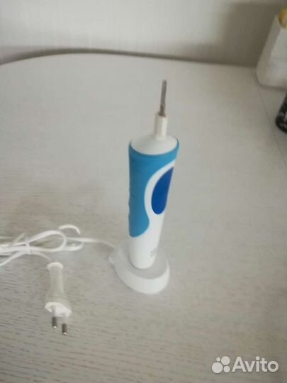 Зубная щетка oral b