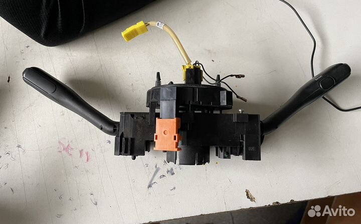 Переключатель подрулевой в сборе Skoda Octavia A 4