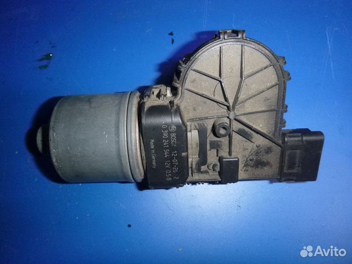 Моторчик стеклоочистителя передний renault sandero