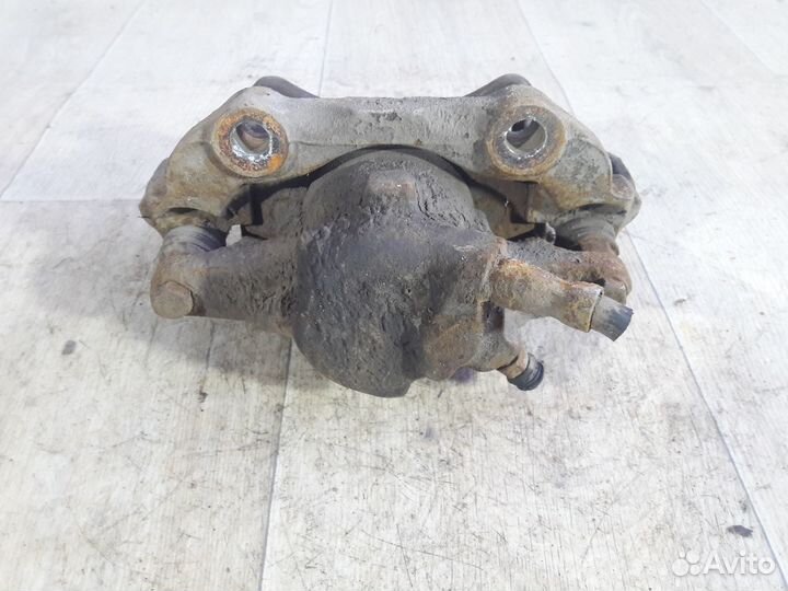 Суппорт тормозной передний правый Audi 80 B3