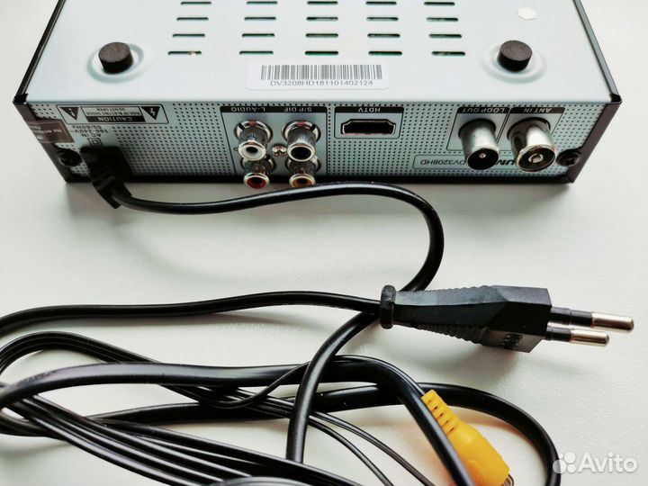 Цифровой тв приемник новый lumax dv3208hd