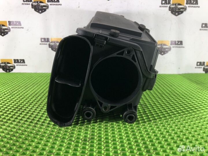 Корпус воздушного фильтра Mercedes-Benz C-class