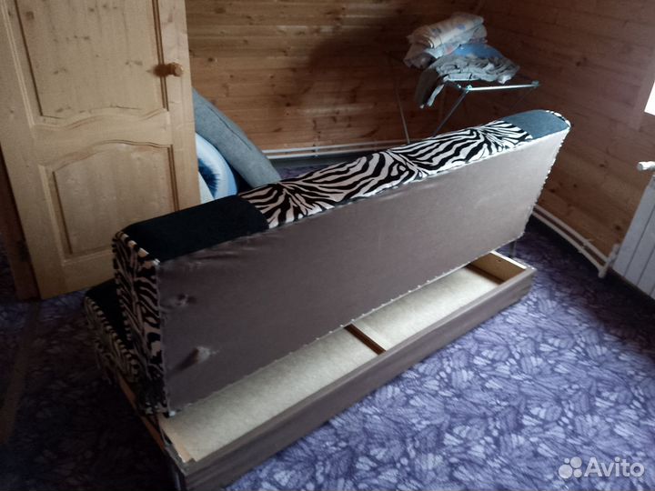 Диван книжка бу