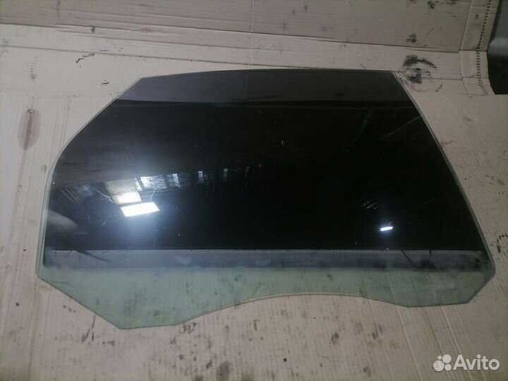 Стекло двери зад право Фокус2 хетчбек