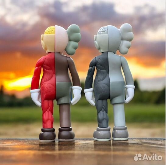 Коллекционные фигурки Kaws