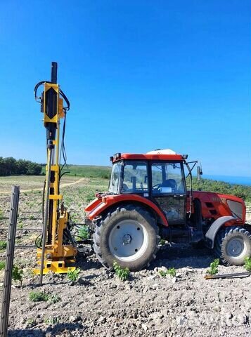Навесной вибропогружатель столбостав на трактор