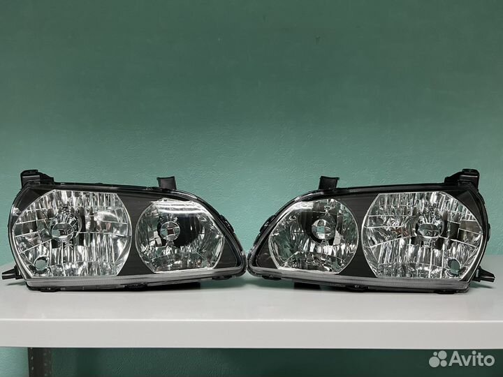 Фары Toyota Ipsum