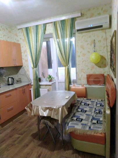 2-к. квартира, 37 м², 1/6 эт.
