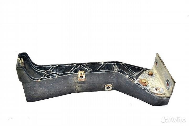 Кронштейн переднего бампера, левый MAN TGX 18.680