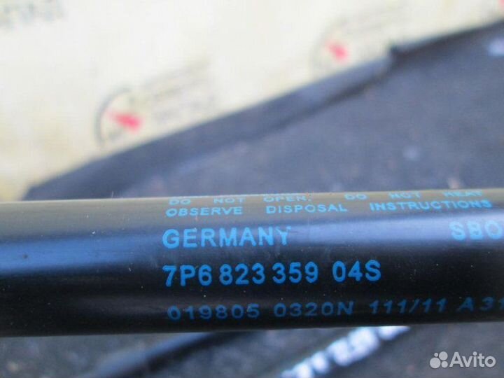 Амортизатор капота Volkswagen Touareg 7P5 cjma