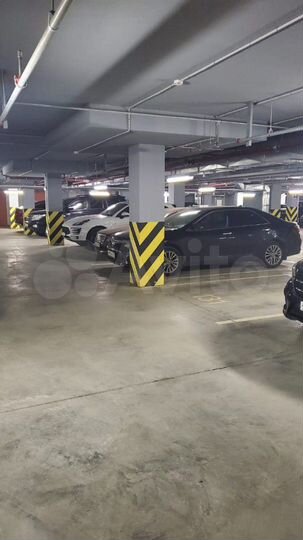 Машиноместо, 13 м²