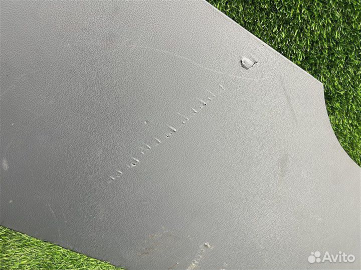 Обшивка багажника задняя Toyota Hiace RZH125 2RZE