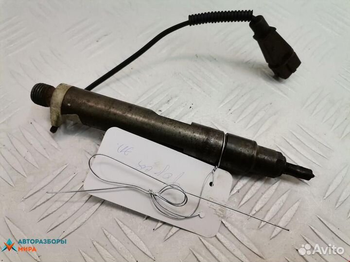 Форсунка Volkswagen Golf 3 1998 028130202Q