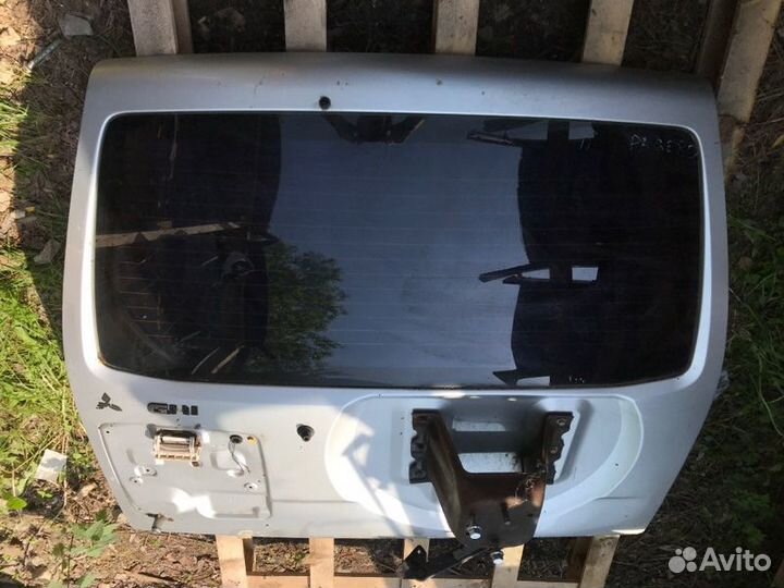Крышка багажника Mitsubishi Pajero 3