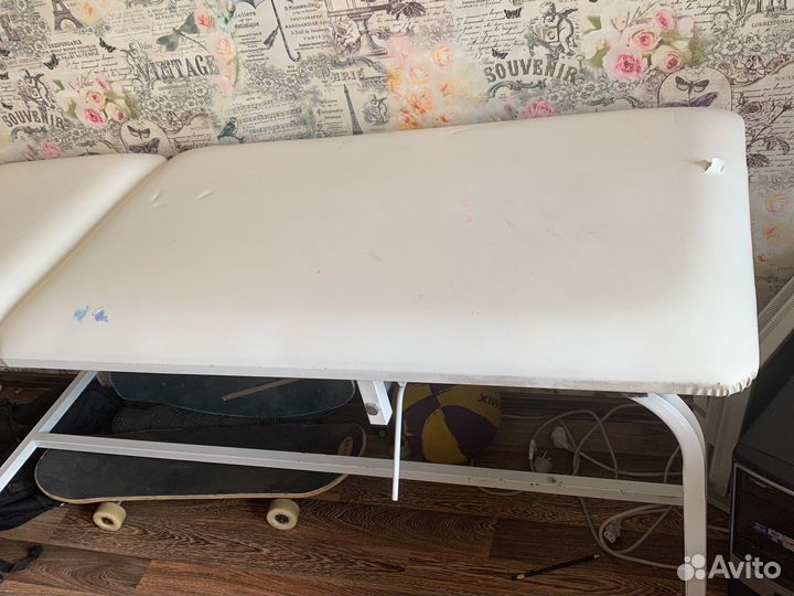 Массажная кушетка