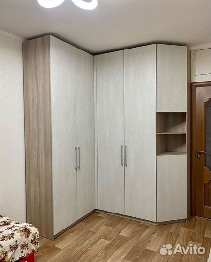 Шкаф распашной угловой