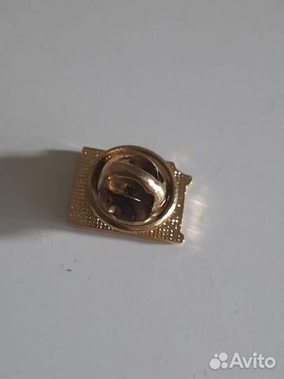 Значок Макдональдс за 1 год работы