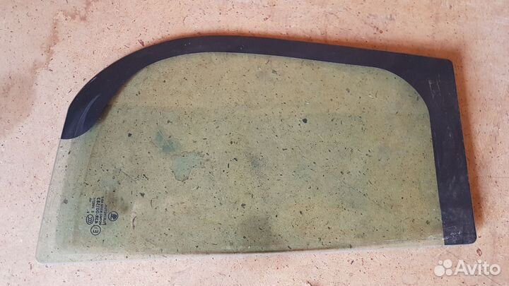 Форточка задней левой двери skoda fabia 2