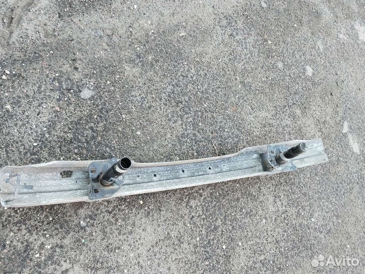 Усилитель переднего бампера BMW 5 E39