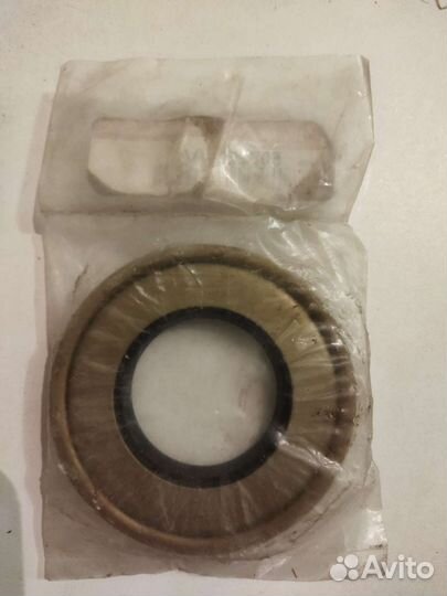 Сальник хвостовика заднего моста 5072265AA crown