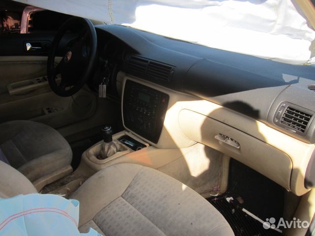 Разбор на запчасти Volkswagen Passat 5