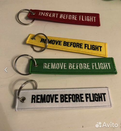 Зеленая ремувка брелок Remove Before Flight