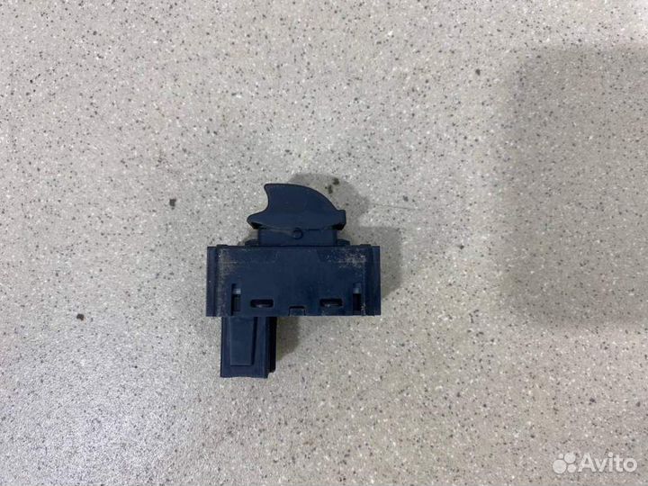 Кнопка стеклоподъемника Citroen C4 II 2011